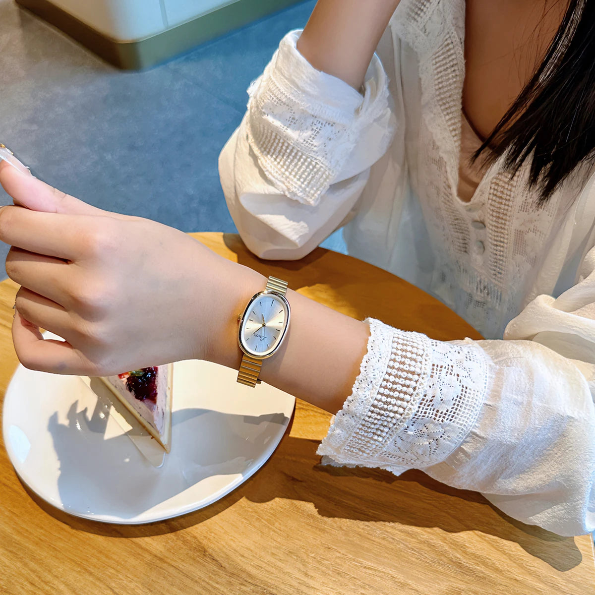 Women's Gold Bracelet Quartz Watch